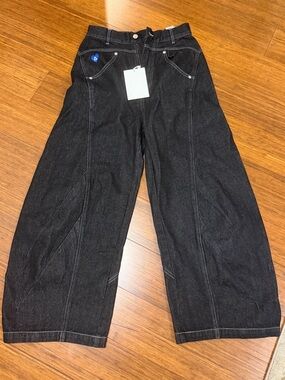 Aelfric Eden Women’s Black Relaxed Wide-Leg Jeans with Contrast Stitching